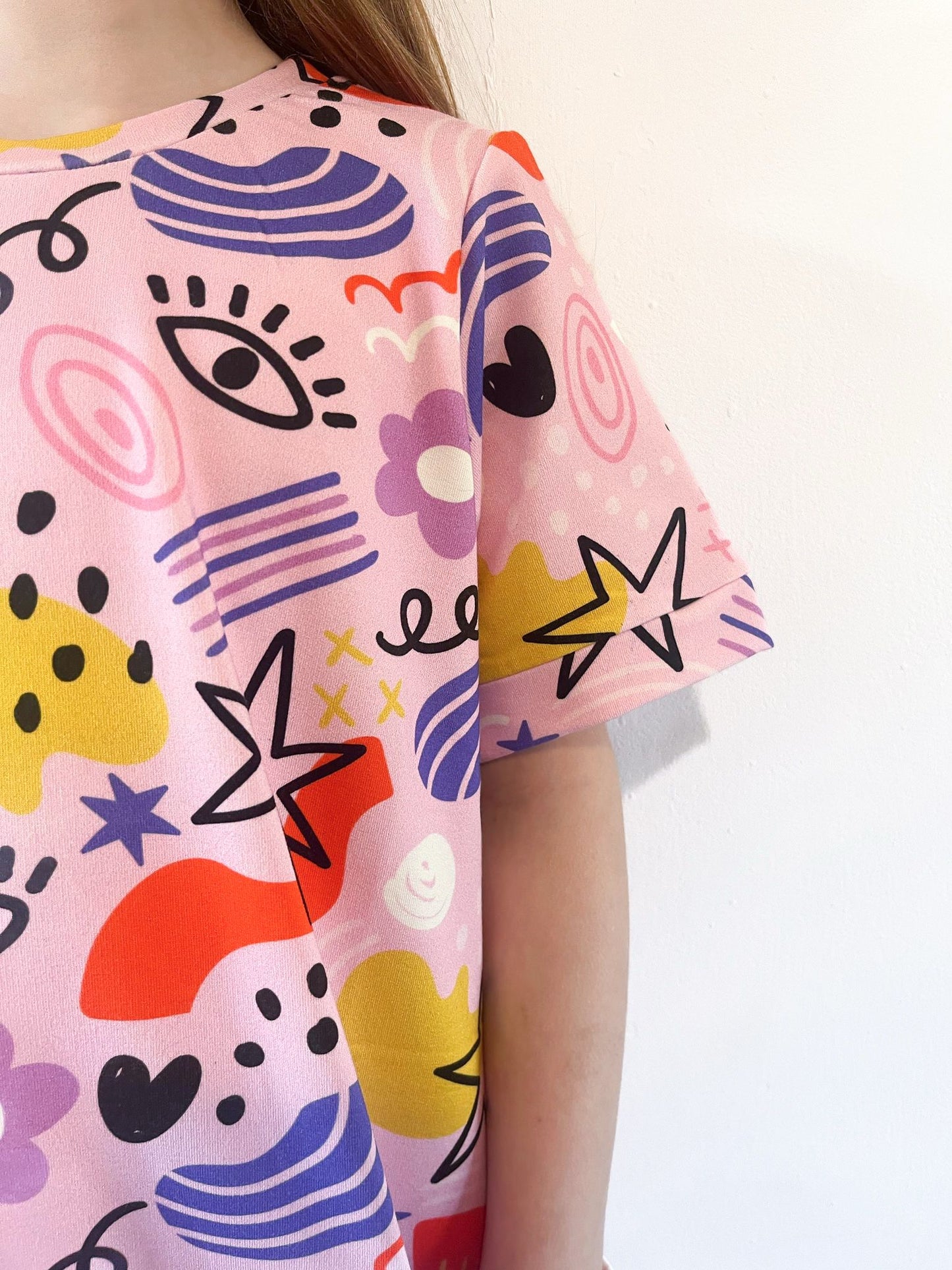 Girls’ Retro Doodles Colorful Abstract Smock Dress with Pockets – Fun Graphic Print, Short Sleeve