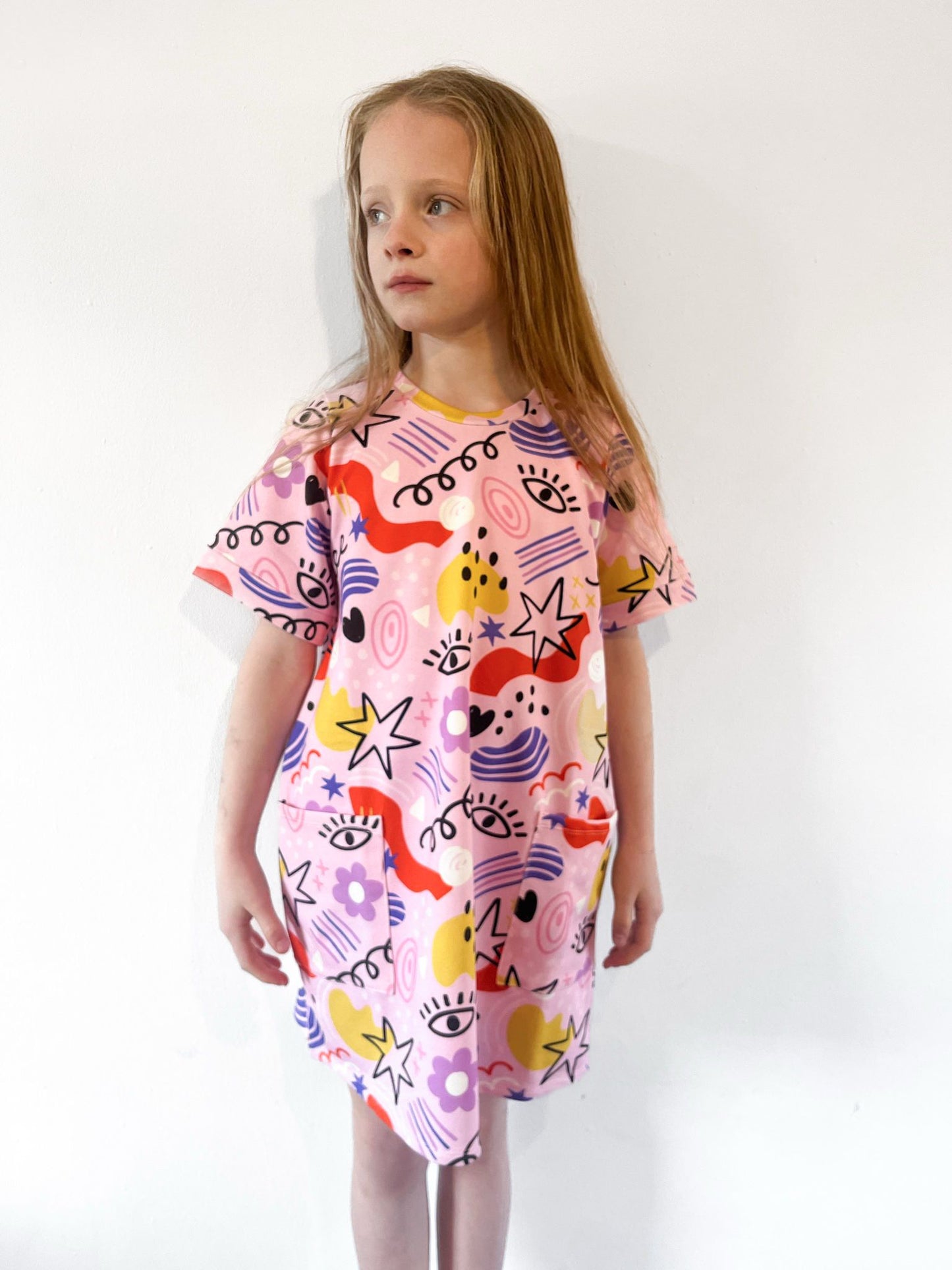 Girls’ Retro Doodles Colorful Abstract Smock Dress with Pockets – Fun Graphic Print, Short Sleeve
