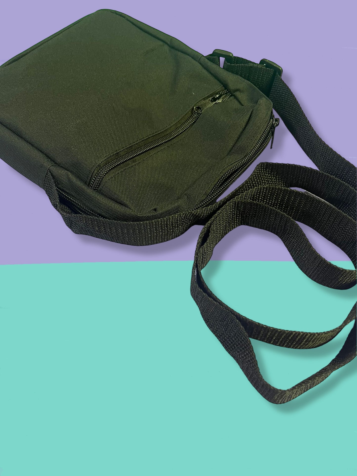 Grey Leopard Scene Lightweight Cross Body Bag