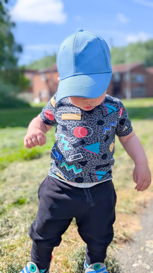 Pre Made Grey Retro 80s Graphic Kids T-Shirt – Colorful Geometric Print