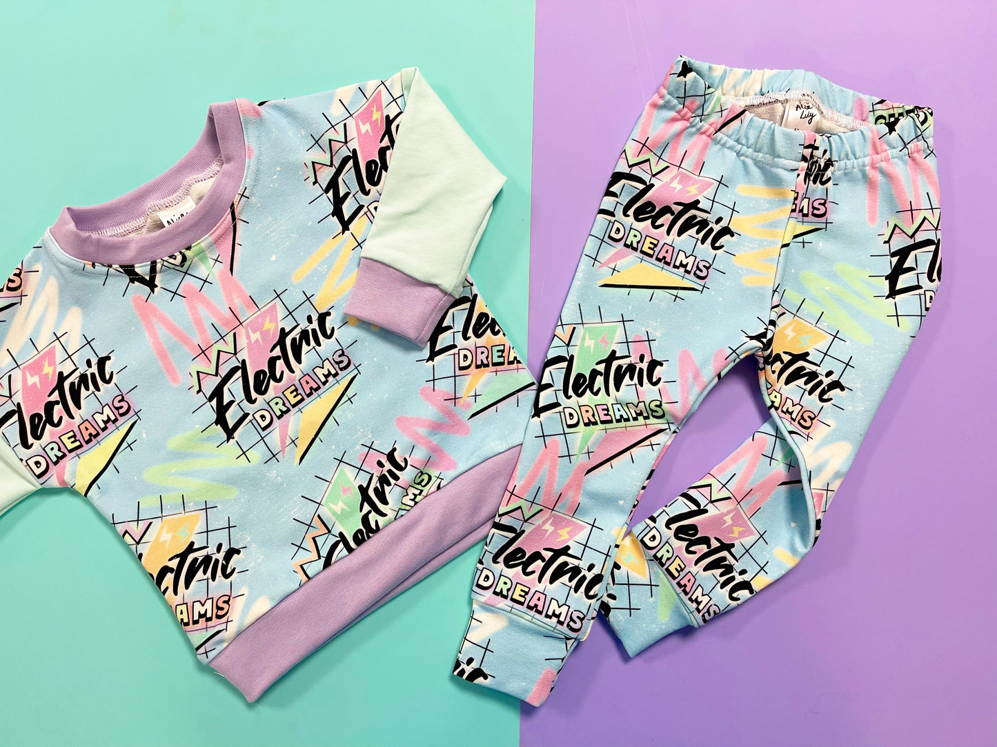 Kids “Electric Dreams” Skater Sweater – 80s Retro Sweatshirt, Ready To Post