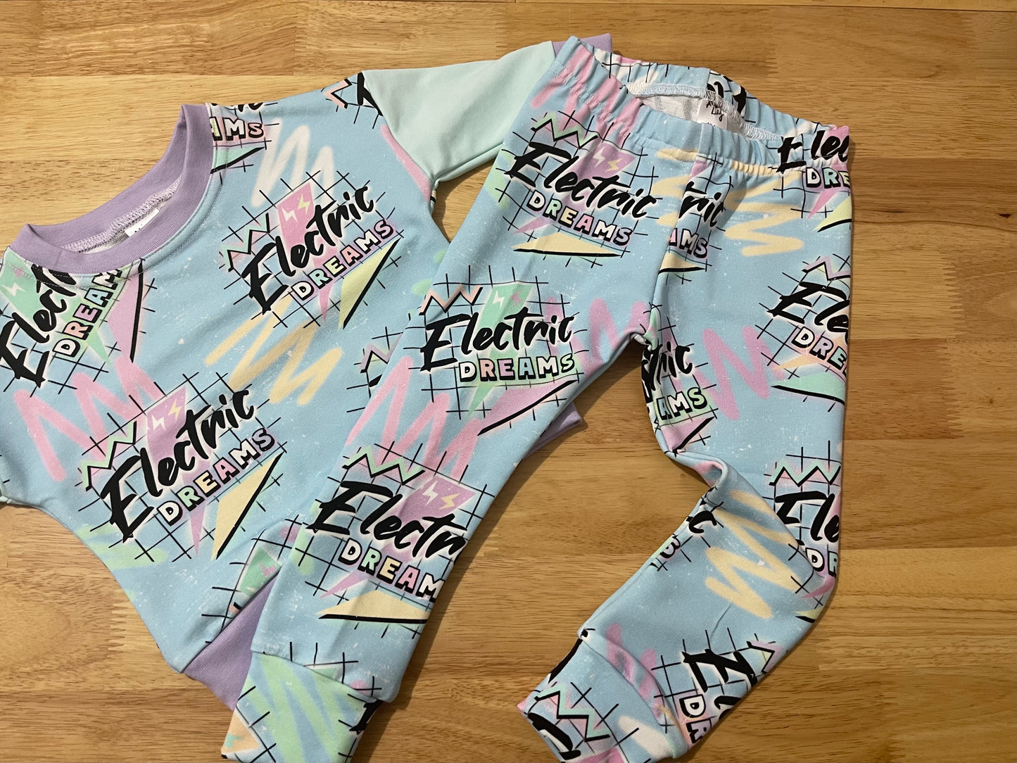 Kids “Electric Dreams” Skater Sweater – 80s Retro Sweatshirt, Ready To Post